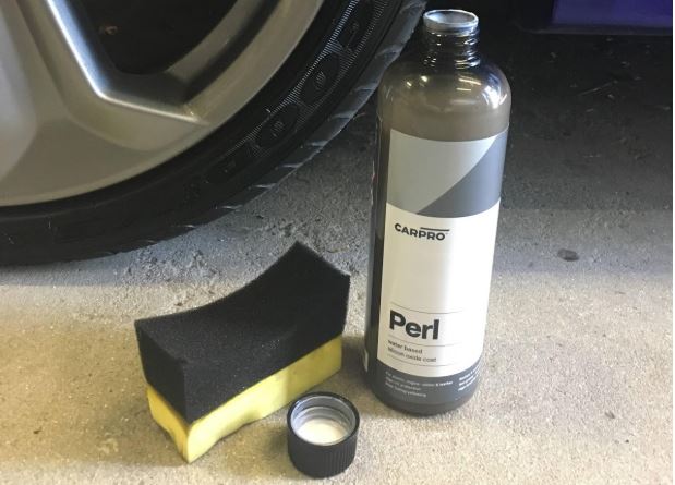 CARPRO - CARPRO Perl is a water-based SiO2 multi-use dressing for trim and  tyres. Safe to use on all interior and exterior plastic, rubber, vinyl, and  modern leather surfaces, Perl offers sophisticated